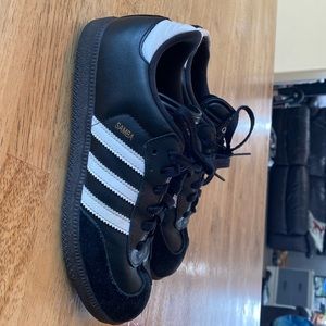 Youth size 6 sambas